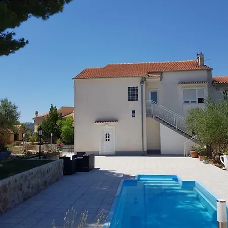 Holiday House 