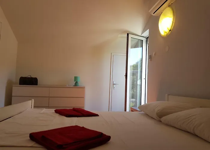 Holiday House \