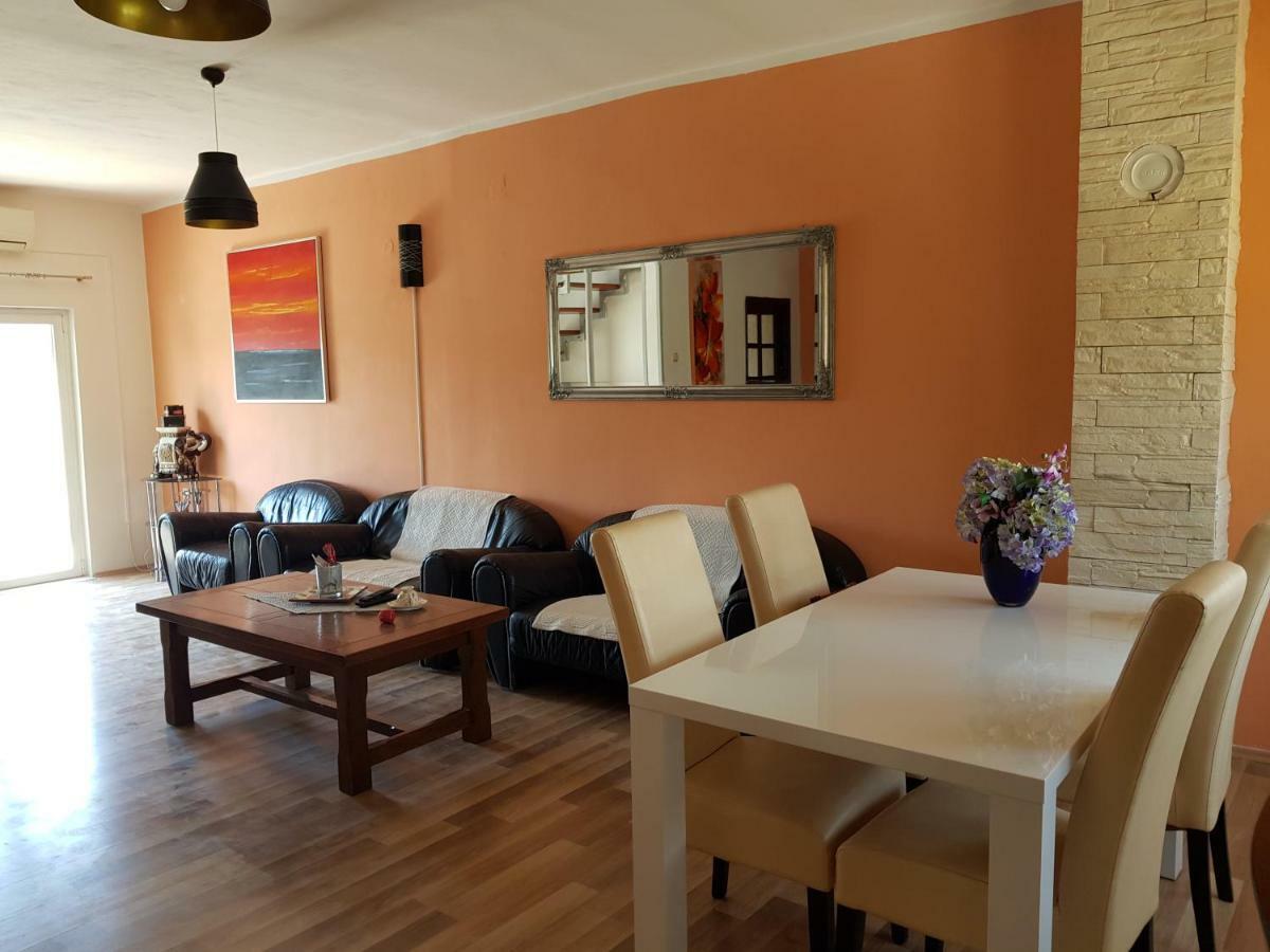 Holiday House 