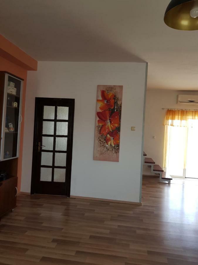 Holiday House 